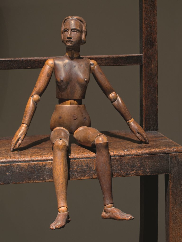 yDESSA HENDELES- hER WOODEEN SLEPP (2)