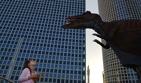 dinourus - tel-aviv-1