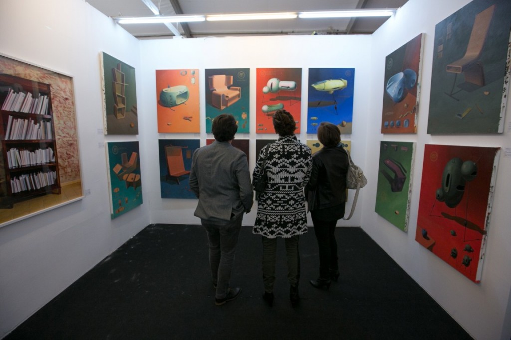 fresh paint - inside view (10) - photo - Alon Garini