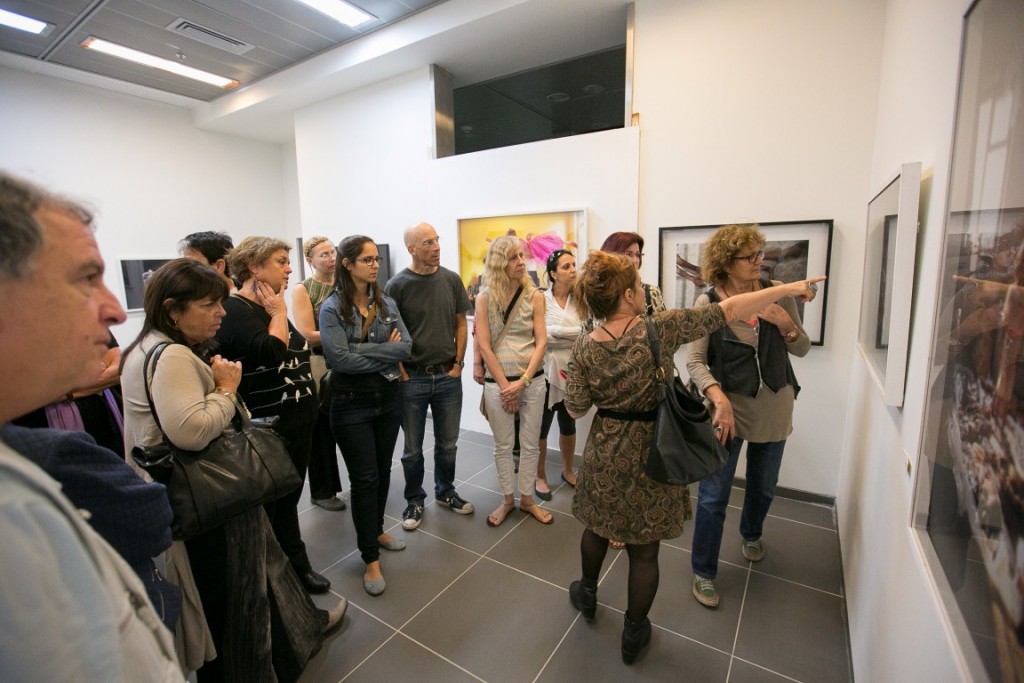 fresh paint - inside view (12) - photo - Alon Garini