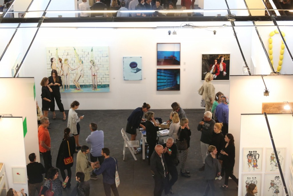 fresh paint - inside view (8) - photo - Alon Garini