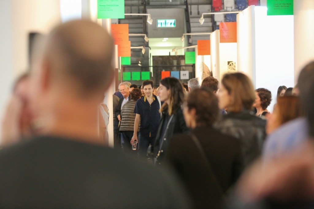 fresh paint - inside view (9) - photo - Alon Garini