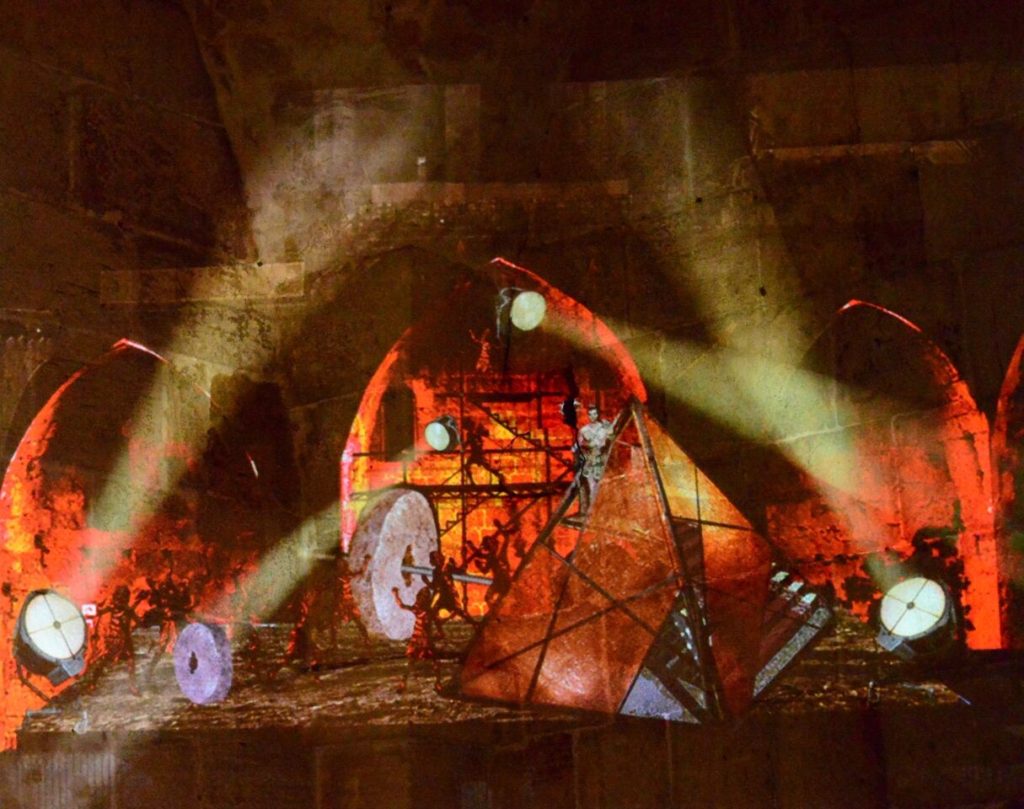 <em>Проекция декорации оперы "Юлий Цезарь в Египте". Художник - Саша Лисянский. Фото - Лена Запасская</em>