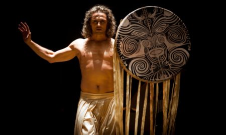 Дмитрий Бозин в спектакле Федра. Фото - Марии Тер