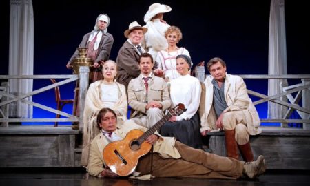 Сцена из спектакля "Дядя Ваня". Фото - Елены Лапиной