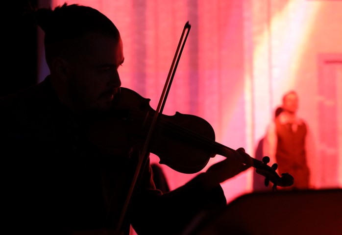 Сцена из спектакля "1926" - фото © Стас Левшин