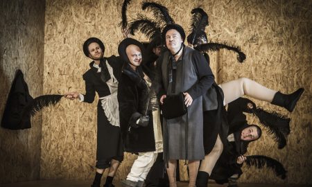 Сцена из спектакля "Мертвые души". Фото © Ира Полярная