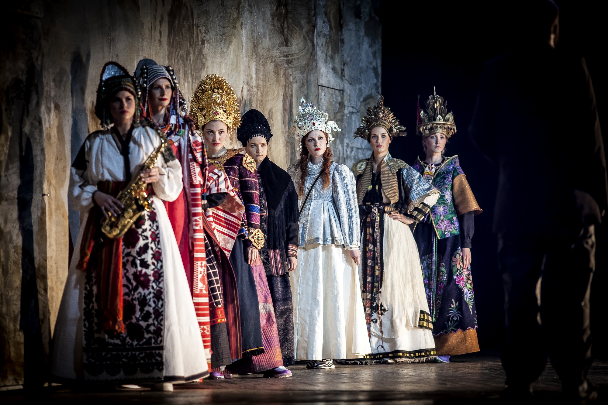 Cцена из спектакля "Кому на Руси жить хорошо". Фото © Ира Полярная