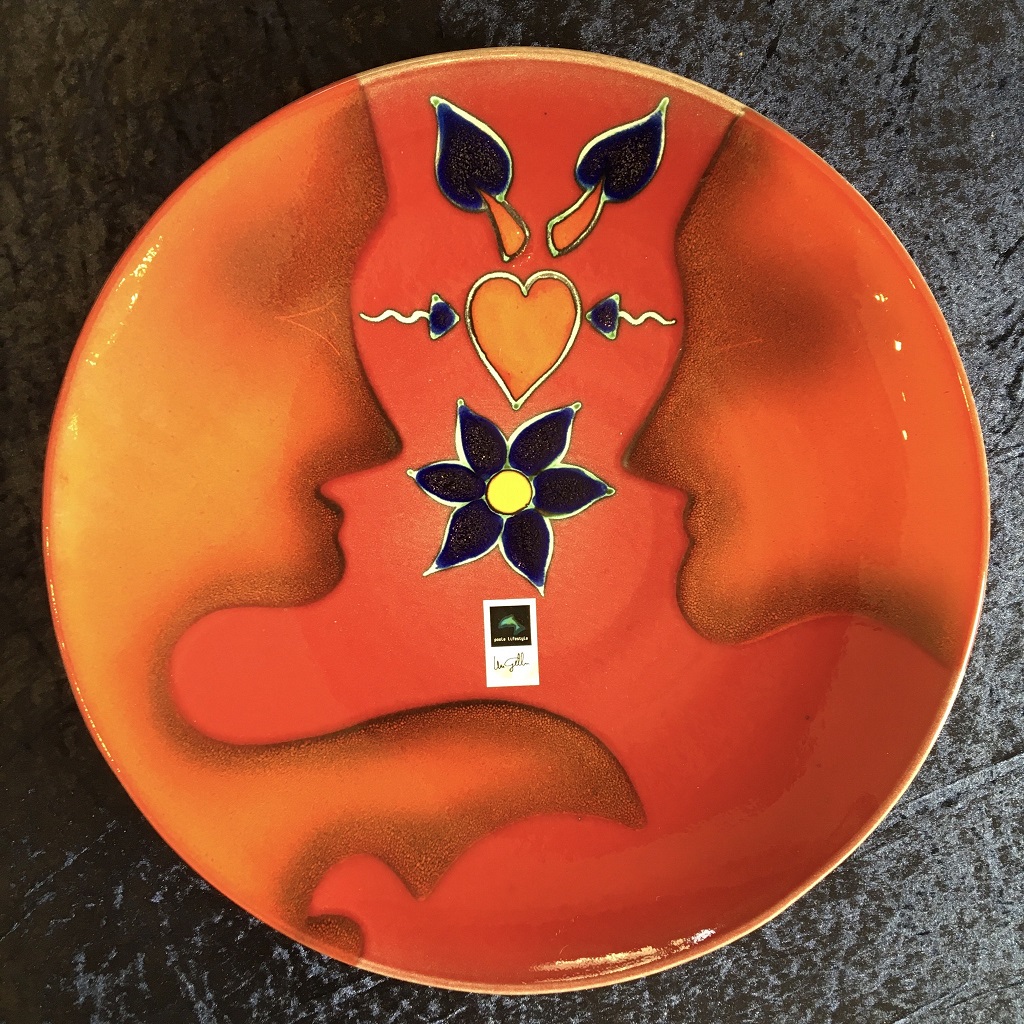 Роспись на керамике. © Ури Геллер