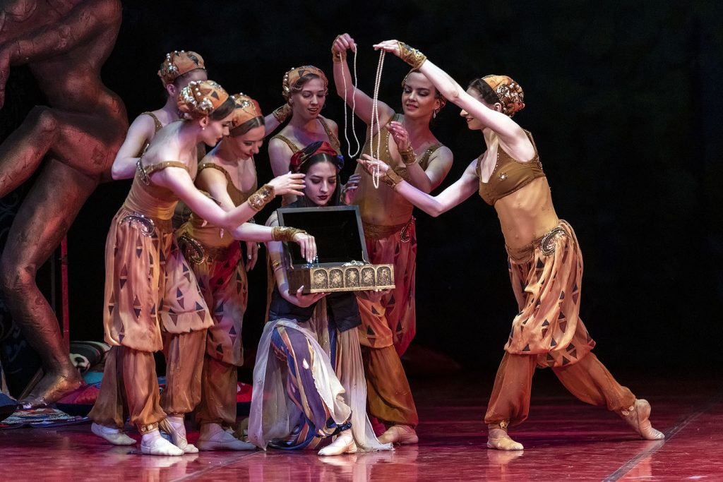 "Шахерезада". Photo  © Oren Cohen - www.pinecohen.com