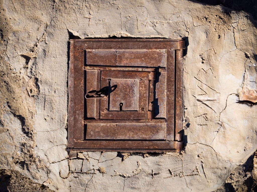 מתוך סדרת צילומי בורות מים במרחב ערד – צילום דן פרברוף