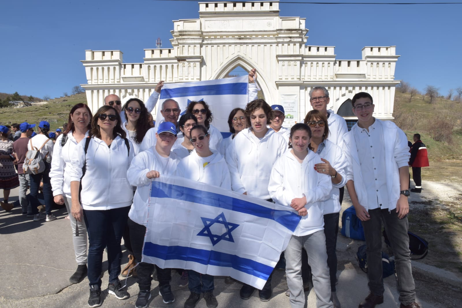 Фото 4 – израильская делегация подростков с особыми потребностями в гостях в Битоле