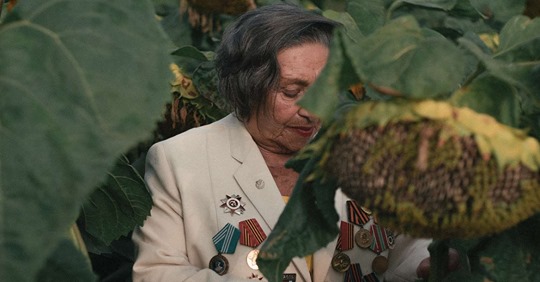 Кадр из фильма "Война Раи Синицыной"