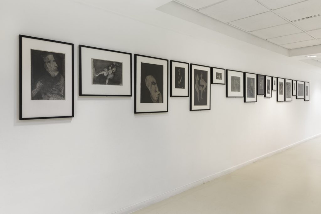 <em>אוזיאש הופשטטר ציוריצור - צילום הצבה לנה גומון. Озиас Хофштеттер. "Картина-Существо". Фото - © Лена Гомон</em>