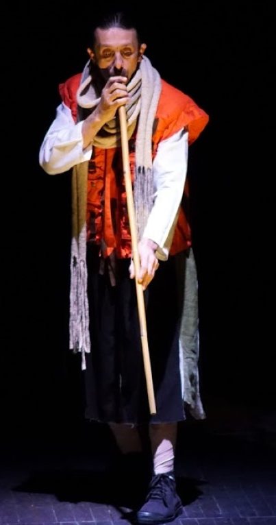 Сцена из спектакля "Женщина в песках". Фото © Ольга Швецова