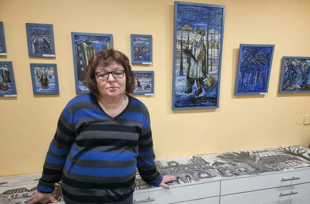 Лера Барштейн на своей выставке в Иерусалиме