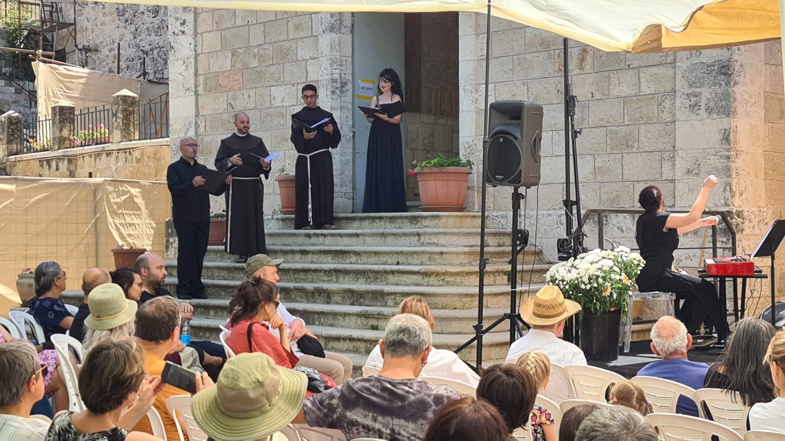 אנסמבל מפעל המוסיקה- שלי באהרון.Ансамбль "Фабрика музыки". Фото © Шели Бахарон