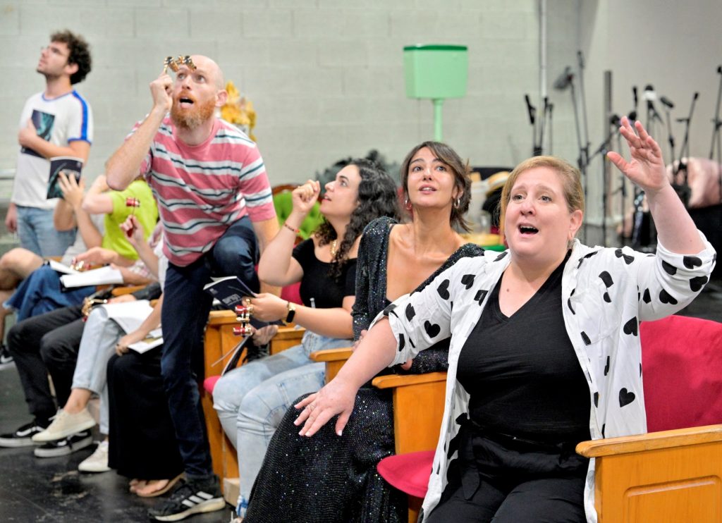 "Ханох Левин - Опера". Момент репетиции. Фото - © Йоси Цвекер