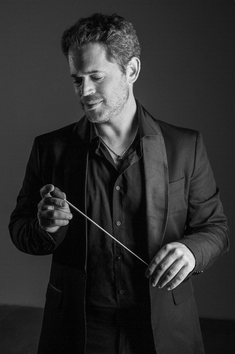 Conductor Jonathan Spandorf - photo © Michael Pavia