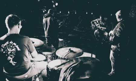 דני בנדיקט - תופים אסף חכימי - בס חזי חאיט - גיטרה מתן קליין - חליל קרדיט צלם - יואל לוי