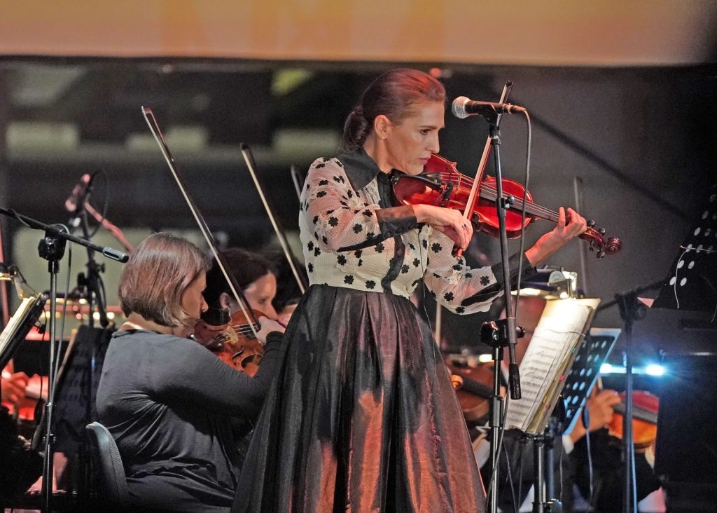 Abigeila Voshtina - violin 