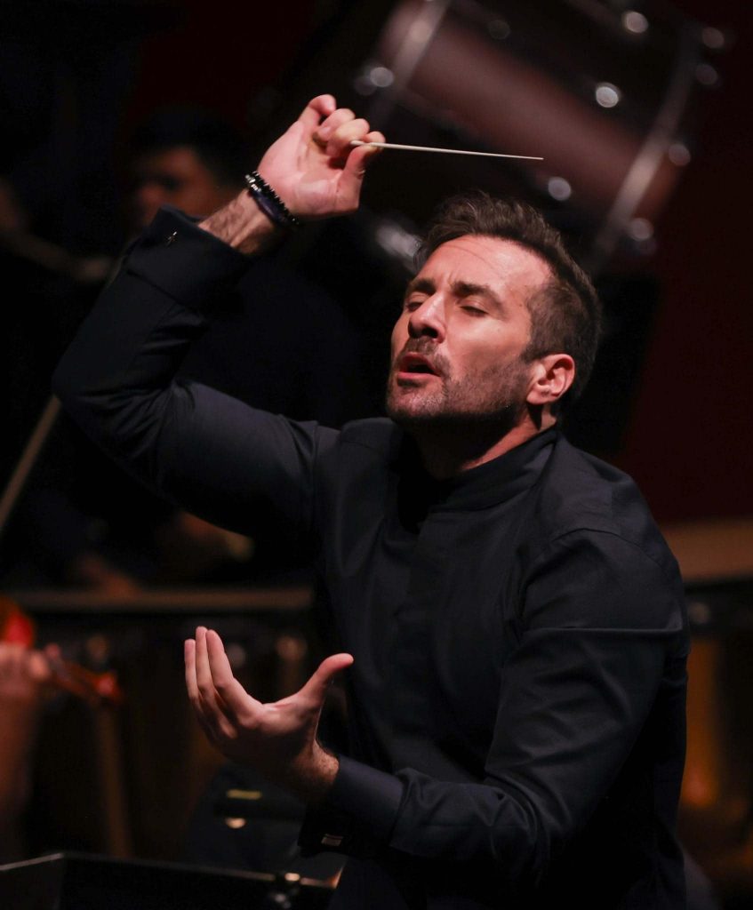 Дирижер Якопо Сипари 