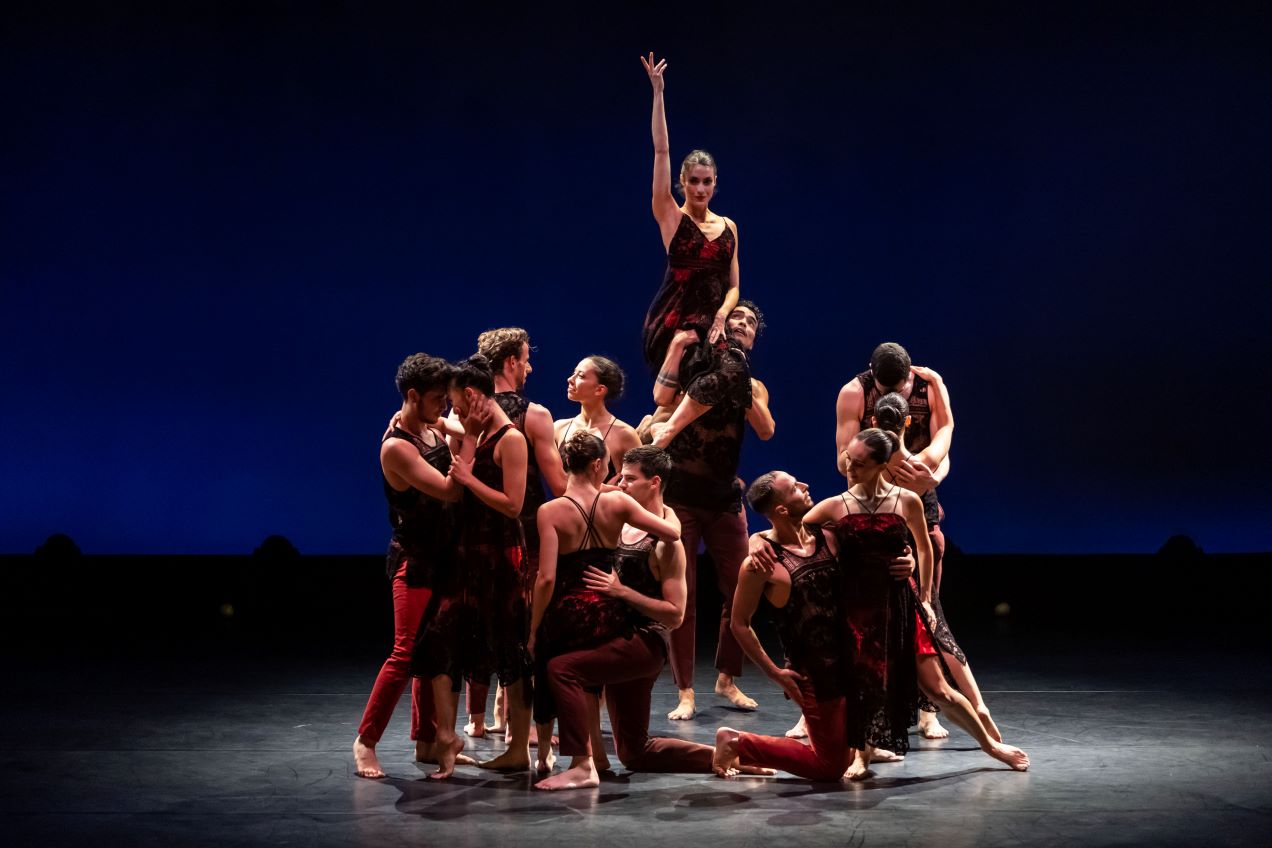 Carmina Burana - Photo by Kfir Bolotin_