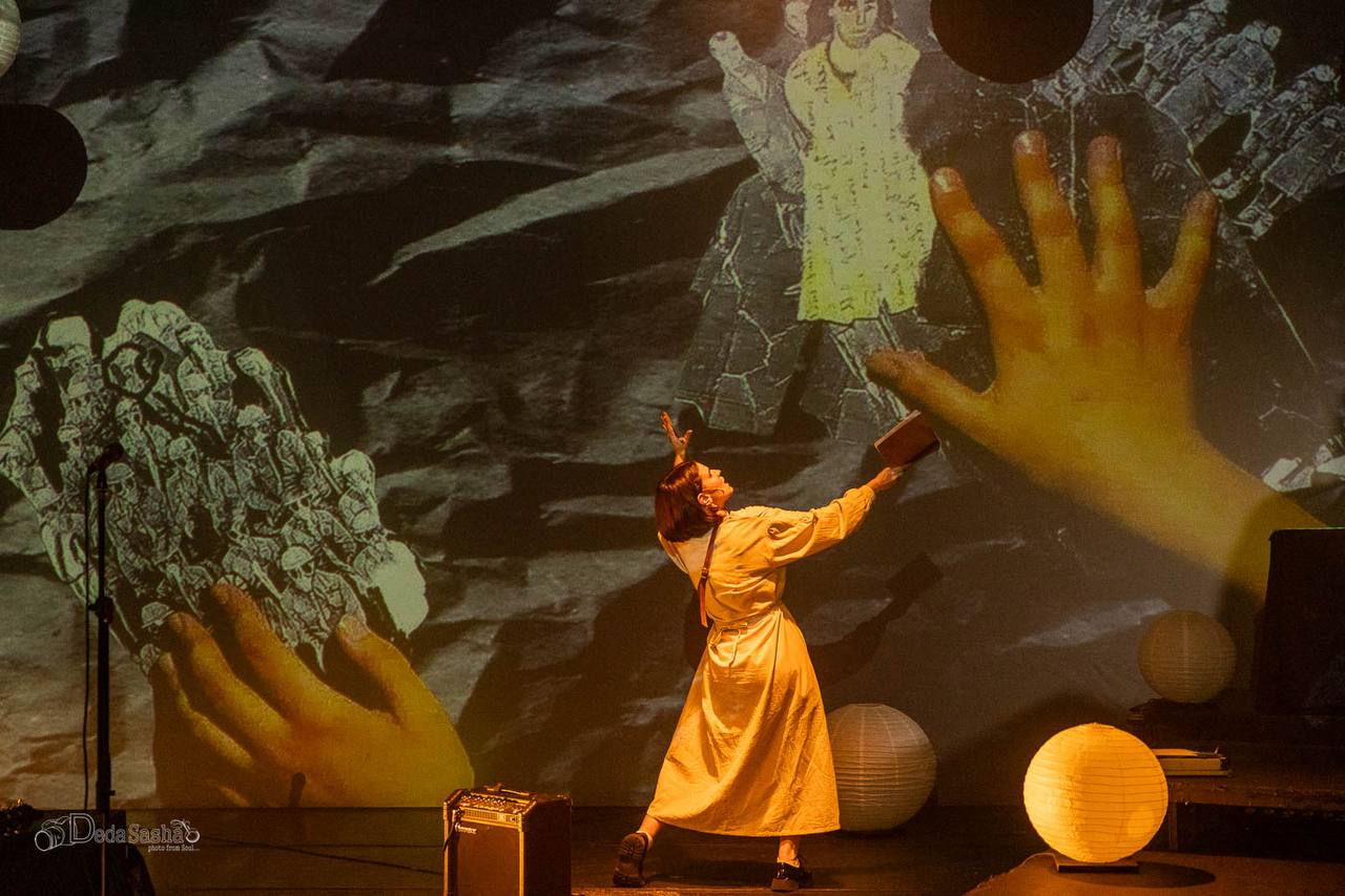 HANNAH - photo © Deda Sasha