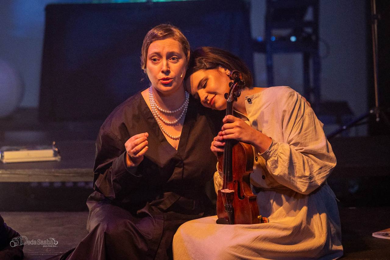 HANNAH - photo © Deda Sasha