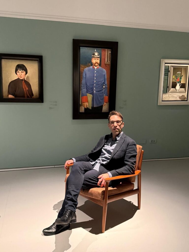 Noam Gal in exhibition - Photo © Susanne Scheer