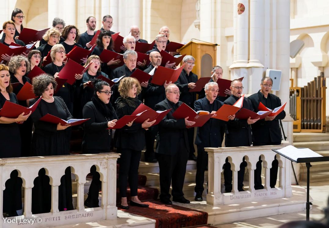 Tel Aviv Collegium Singers by Yoel Levi