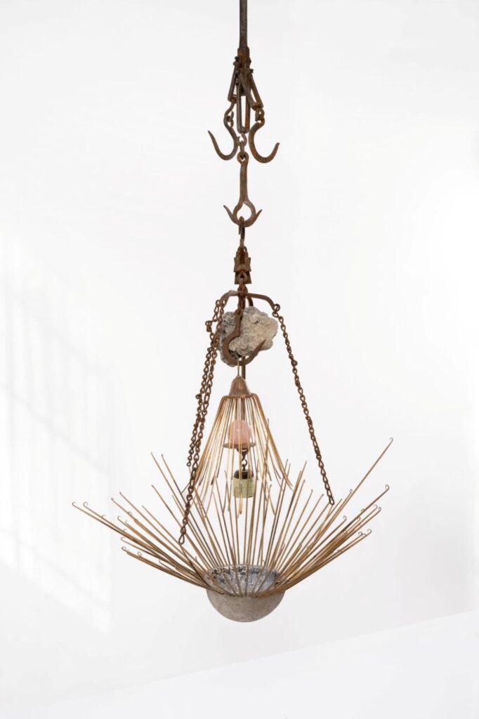 מתוך התערוכה 'משה רואס - כפתור ופרח' במוזיאון חיפה לאמנות. צילום כרמית חסין