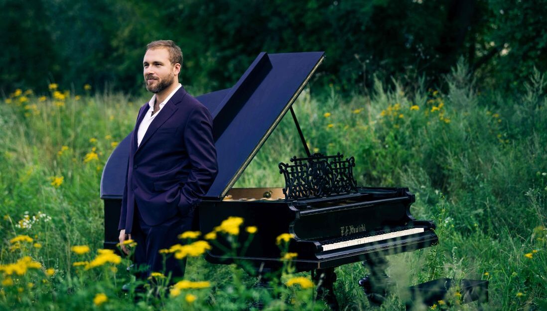 048 Adam Golka - credit Karpati and Zarewicz.jpg